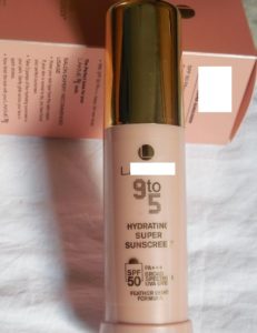 Lakme 9 to 5 Hydrating Super Sunscreen SPF 50 PA