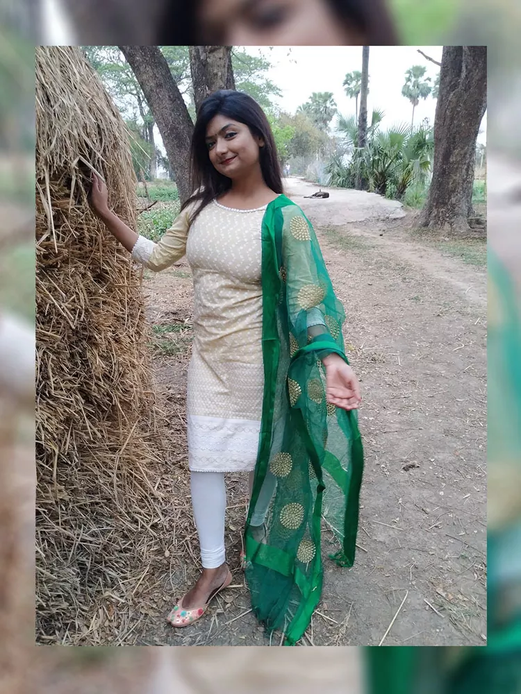 She really looked hot in western wears